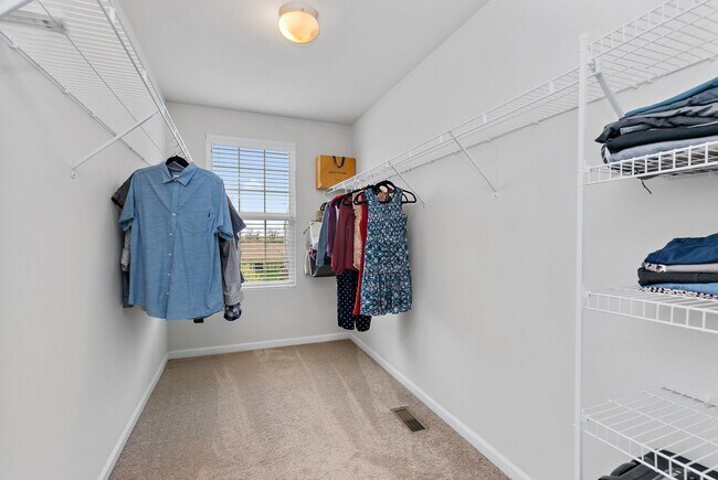 Building Photo - 3557 Crestwood Ln