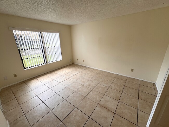 Building Photo - 4989 Puritan Cir