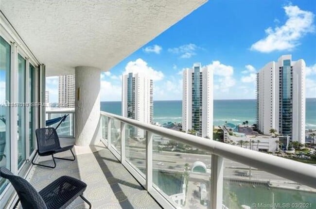 Building Photo - 16400 Collins Ave