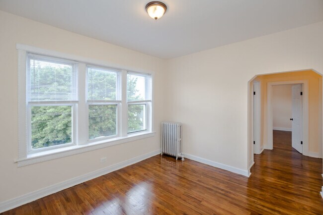 Building Photo - 2244 N Monticello Ave