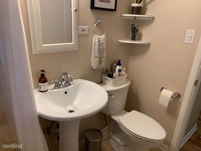 Building Photo - 1160 S Harrison St