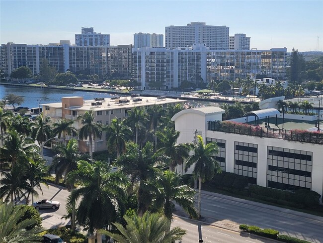 Building Photo - 2501 S Ocean Dr