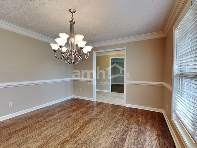 Building Photo - 70 Maxton Ave