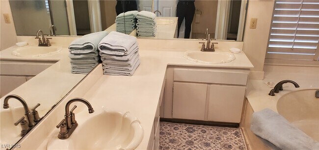 Building Photo - 2728 Bayo Ct