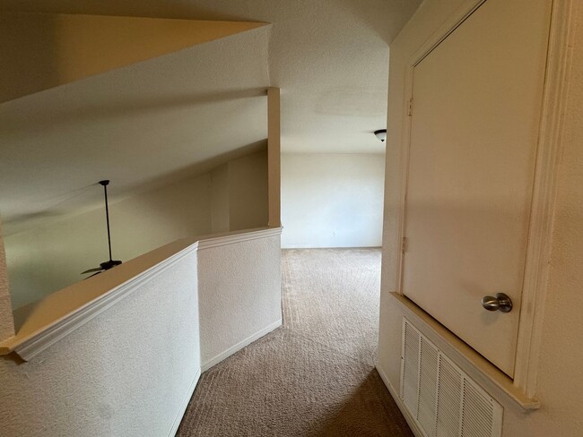 Building Photo - 3302 Catalina Dr