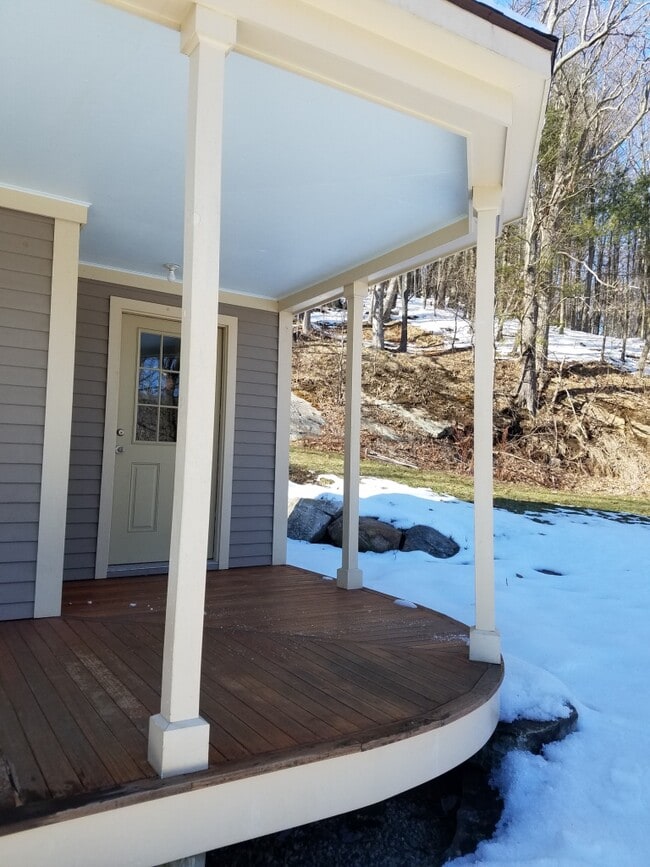 Building Photo - 143 Railroad Ave