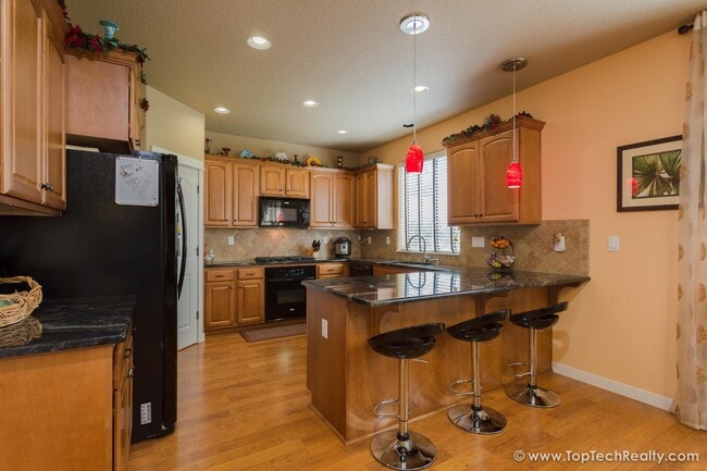 Building Photo - Stunning 3BD | 3BA | Luxury Single Family Home in Orenco | Near Intel & Park | Fenced Yard I Sola...
