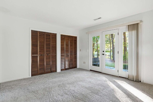 Building Photo - 815 Farm Quarter Rd