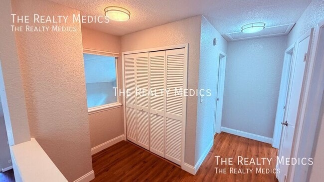 Building Photo - 3640 S St Lucie Dr