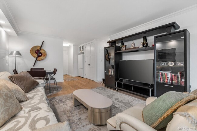 Building Photo - 17-85-85 215th St