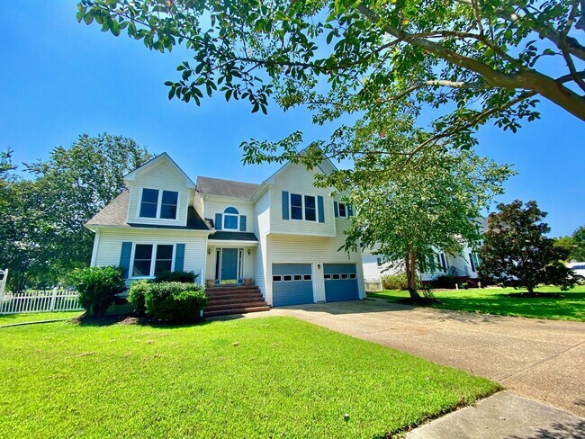 Building Photo - 3-Bedroom Home in Hillcrest Farms on Corne...