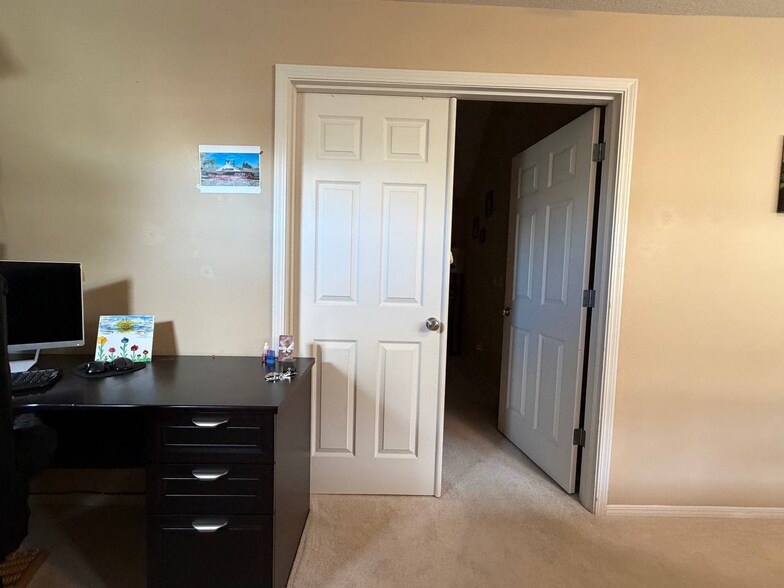 Building Photo - 6233 SW 208th Ter