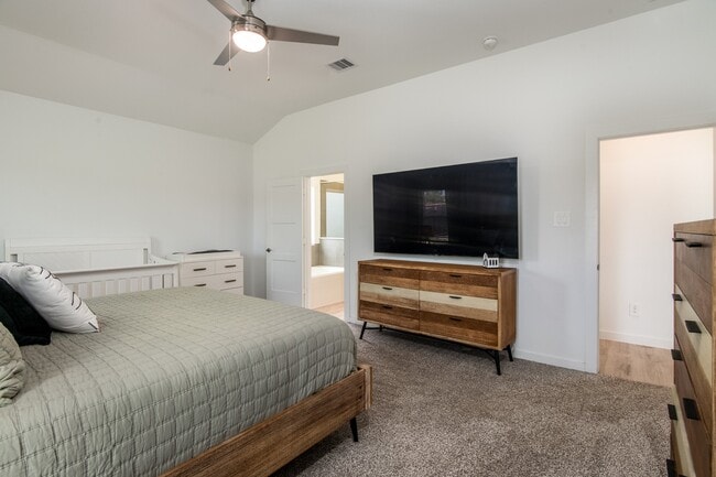 Building Photo - 13344 Bear Creek Ct