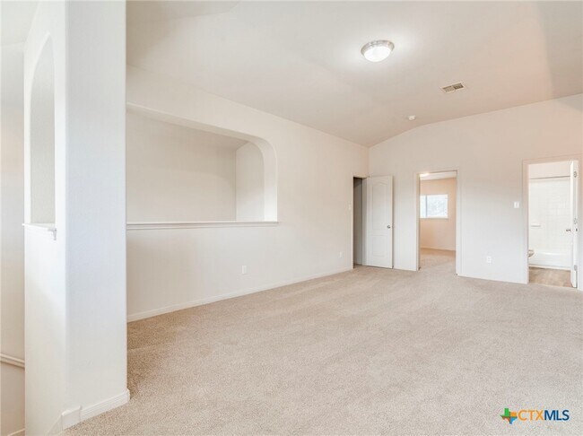 Building Photo - 209 Buckingham Dr