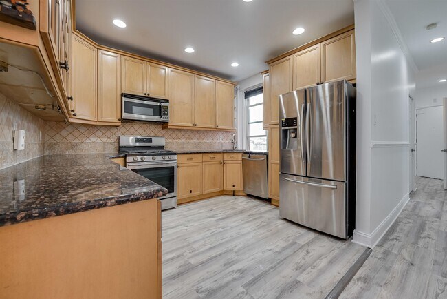 Building Photo - 103 Westover Pl