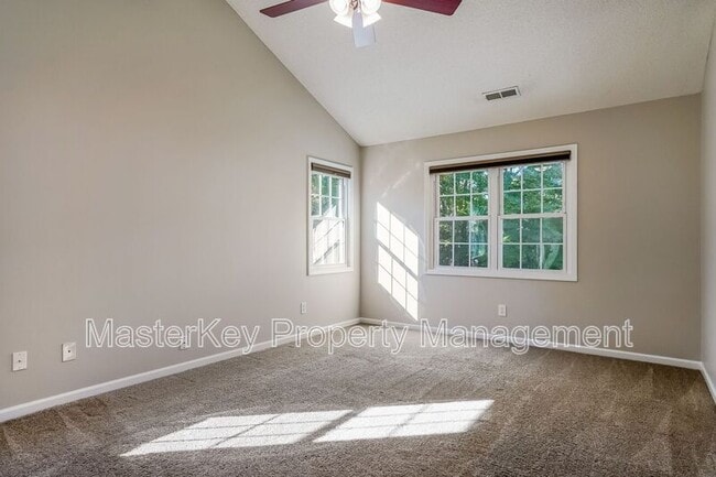 Building Photo - 105 Grandtree Ct