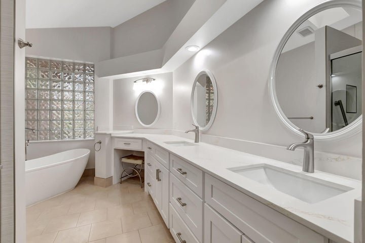 Building Photo - 11081 Springbrook Cir