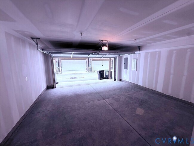 Building Photo - 9453 Alquist St