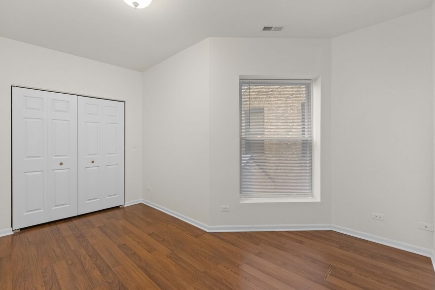 Building Photo - 7717 N Marshfield Ave