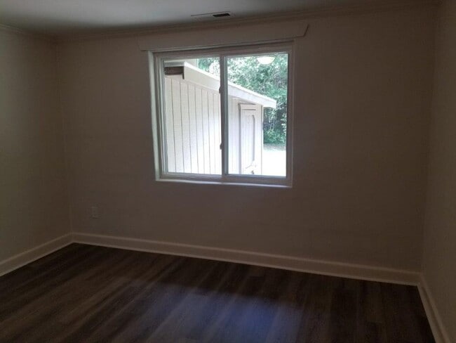 Building Photo - 1911 Peachtree St