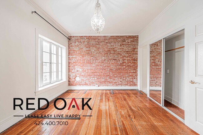Building Photo - 532 S Coronado St