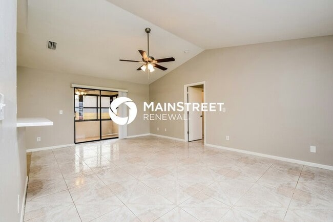 Building Photo - 3 Bedroom Pet-Friendly Home in Fort Myers,...