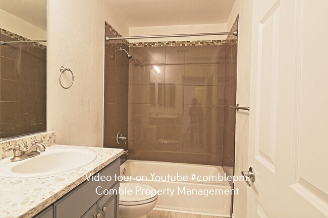 Building Photo - Redmond Condo for Rent