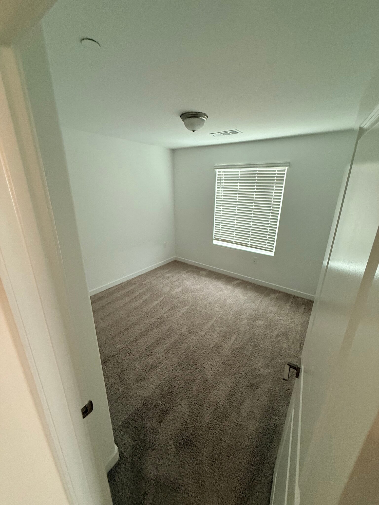 Building Photo - 392 Talus Way S