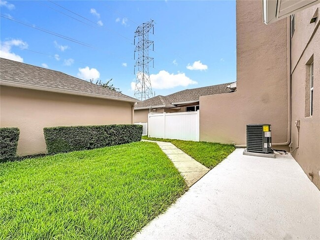 Building Photo - 14746 Clarkson Dr