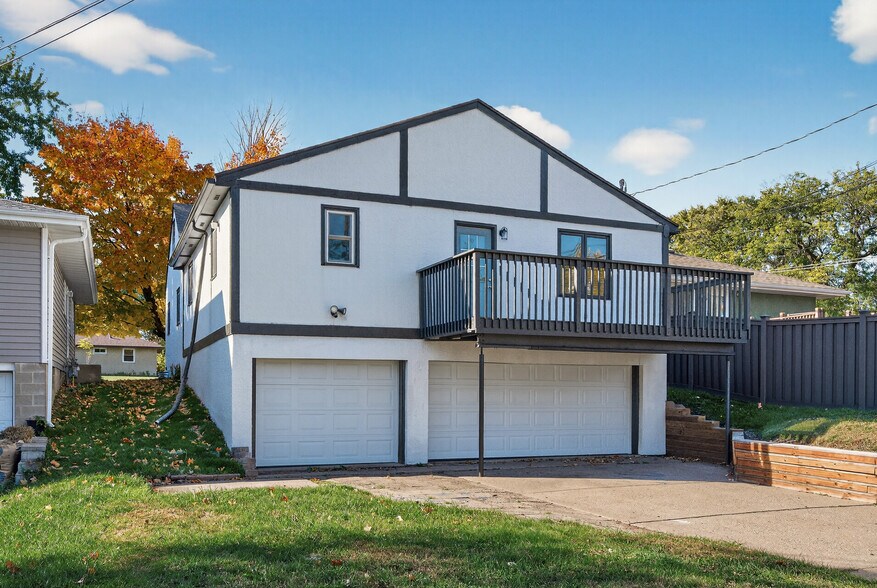 Building Photo - 1205 8th Ave S