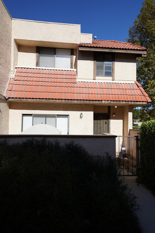 Building Photo - 27663 Ironside Dr