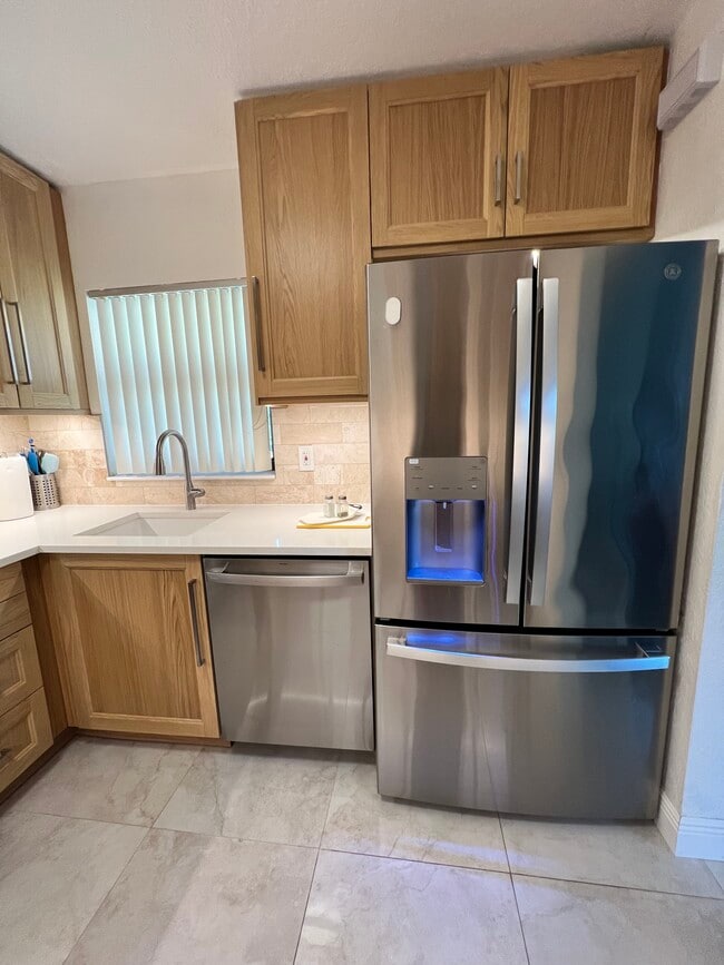 Building Photo - 3888 Coral Tree Cir