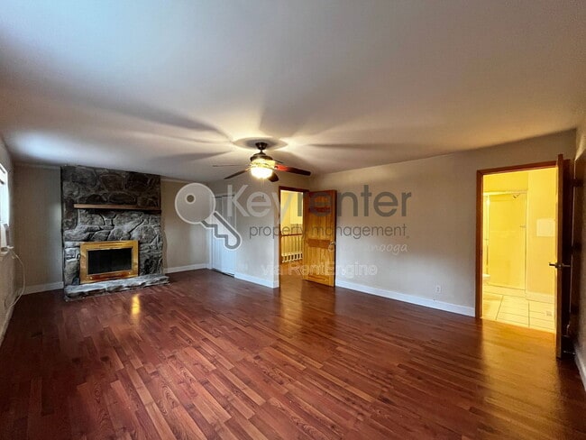 Building Photo - 1461 Palisades Rd