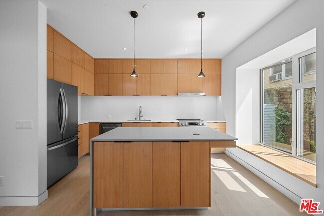 Building Photo - 1227 23rd St