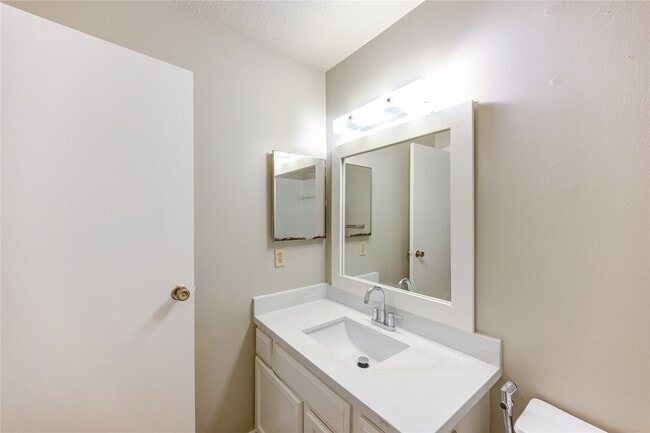 Building Photo - 6500 Sands Point Dr