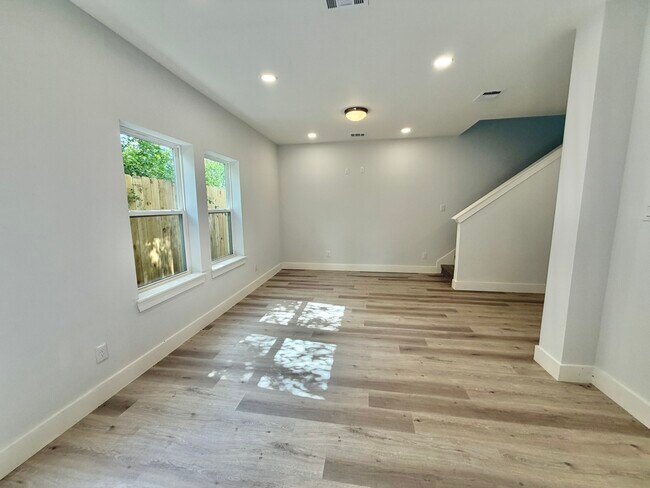 Building Photo - 3533 Alderfer St