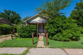 Building Photo - 801 S Sedgwick St