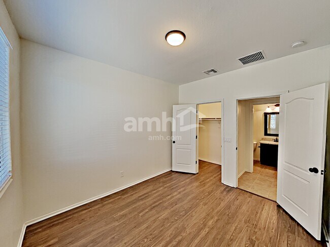 Building Photo - 3453 N Almar