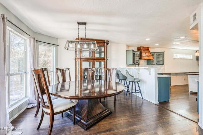 Building Photo - 6821 Pearl Ridge Dr