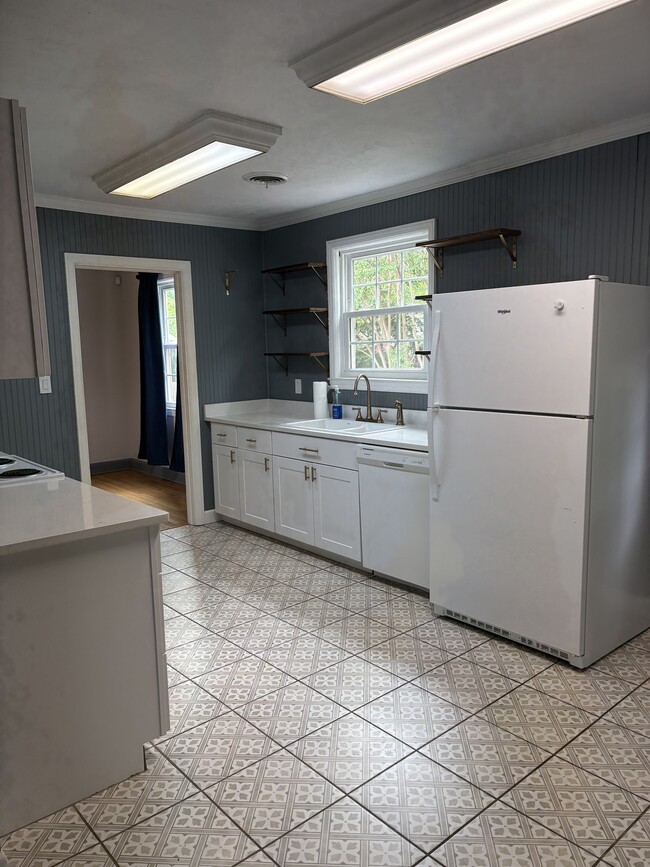 Building Photo - 905 Malquin Dr