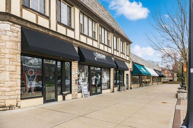 Building Photo - 2048 Jervis Rd