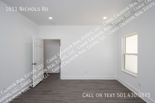 Building Photo - 1611 Nichols Rd