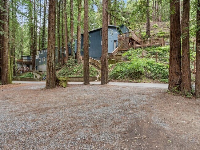 Building Photo - 14842 Canyon 1 Rd