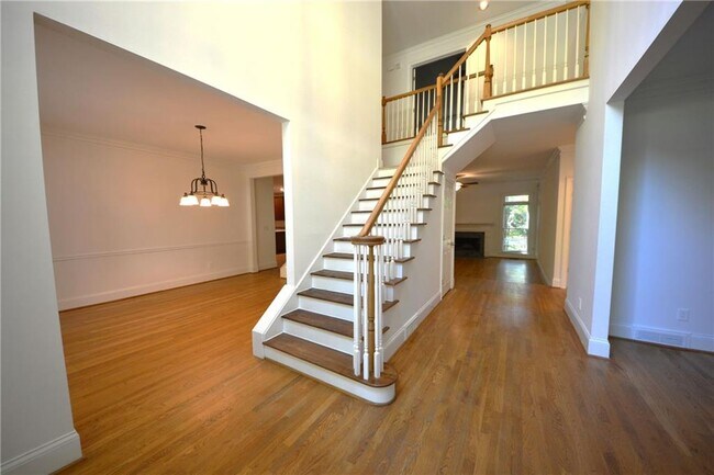 Building Photo - 135 Brightmore Way