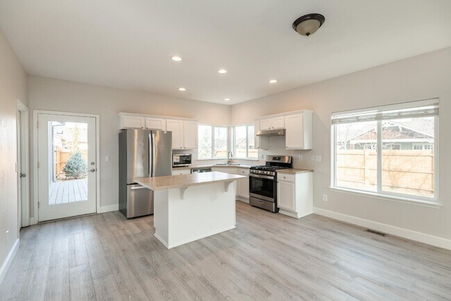 Building Photo - 20688 White Dove Ln