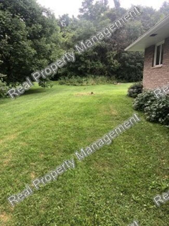 Building Photo - Two Bedroom Duplex