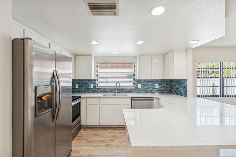 Building Photo - 2907 Narcissus Dr