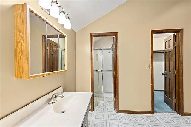 Building Photo - 5710 NW Verlin Dr