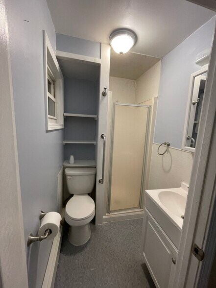 Building Photo - 7 Grover St