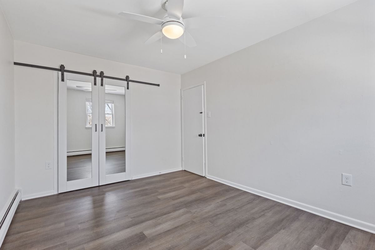 Building Photo - 364 Ripka St